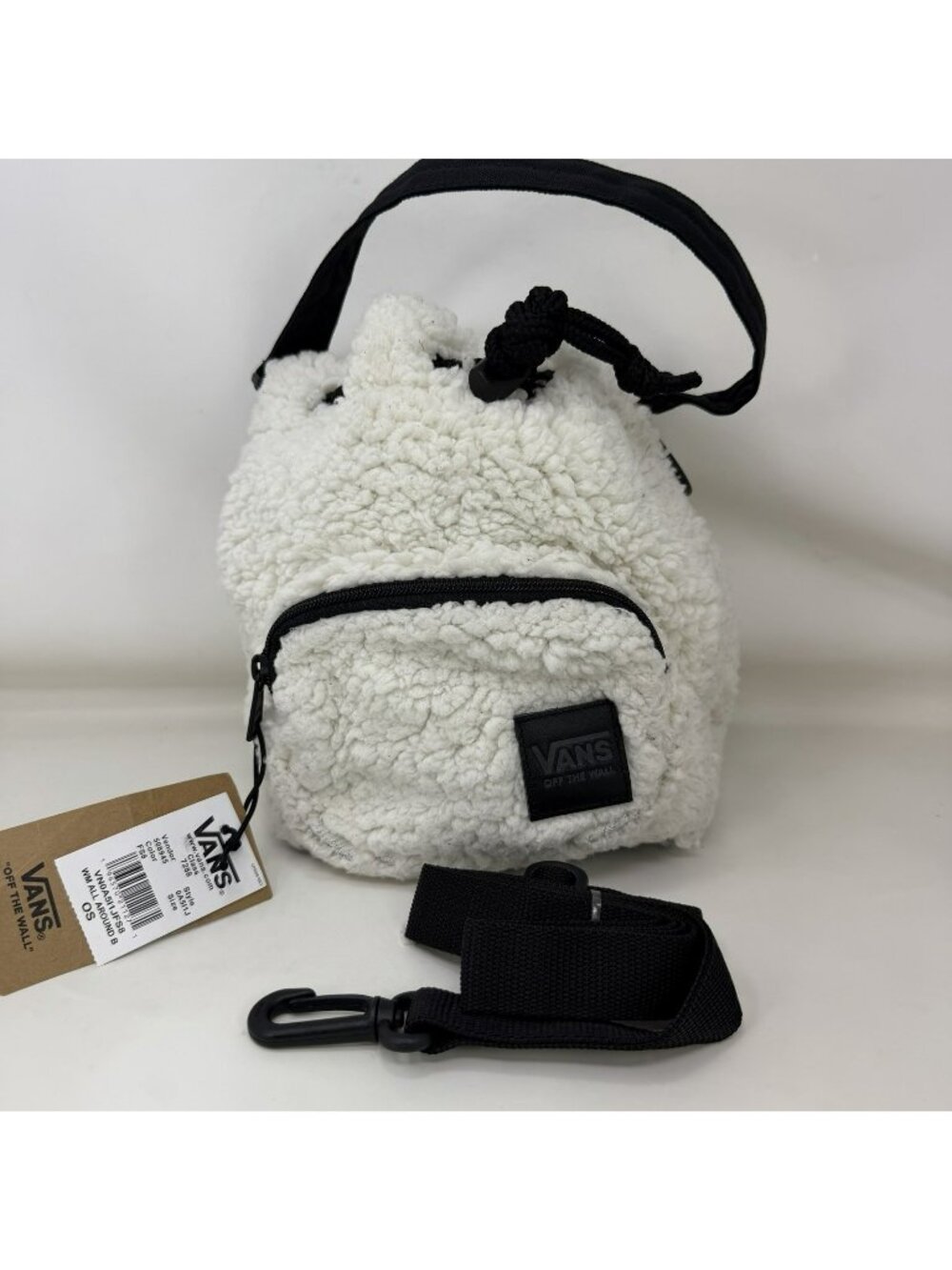 Vans Women's All Around Sherpa Bucket Bag Marshmellow White Black